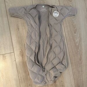 Dreamland Baby Weighted Transition Swaddle. Small. Gray. Great condition!